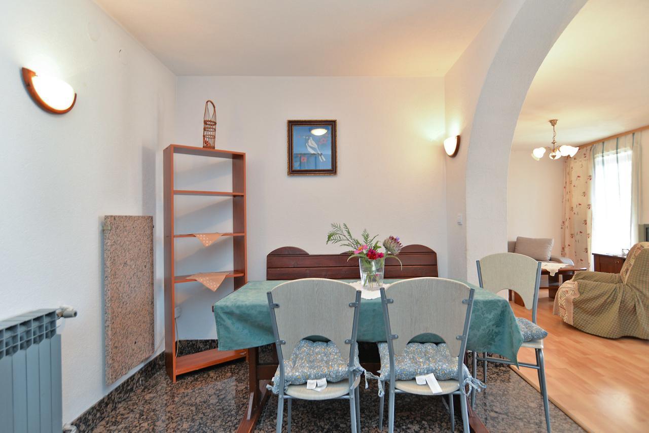 Ivanka 378 Apartment